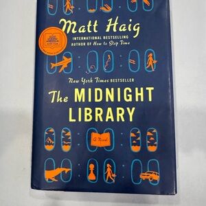 The Midnight Library Book by Matt Haig like new